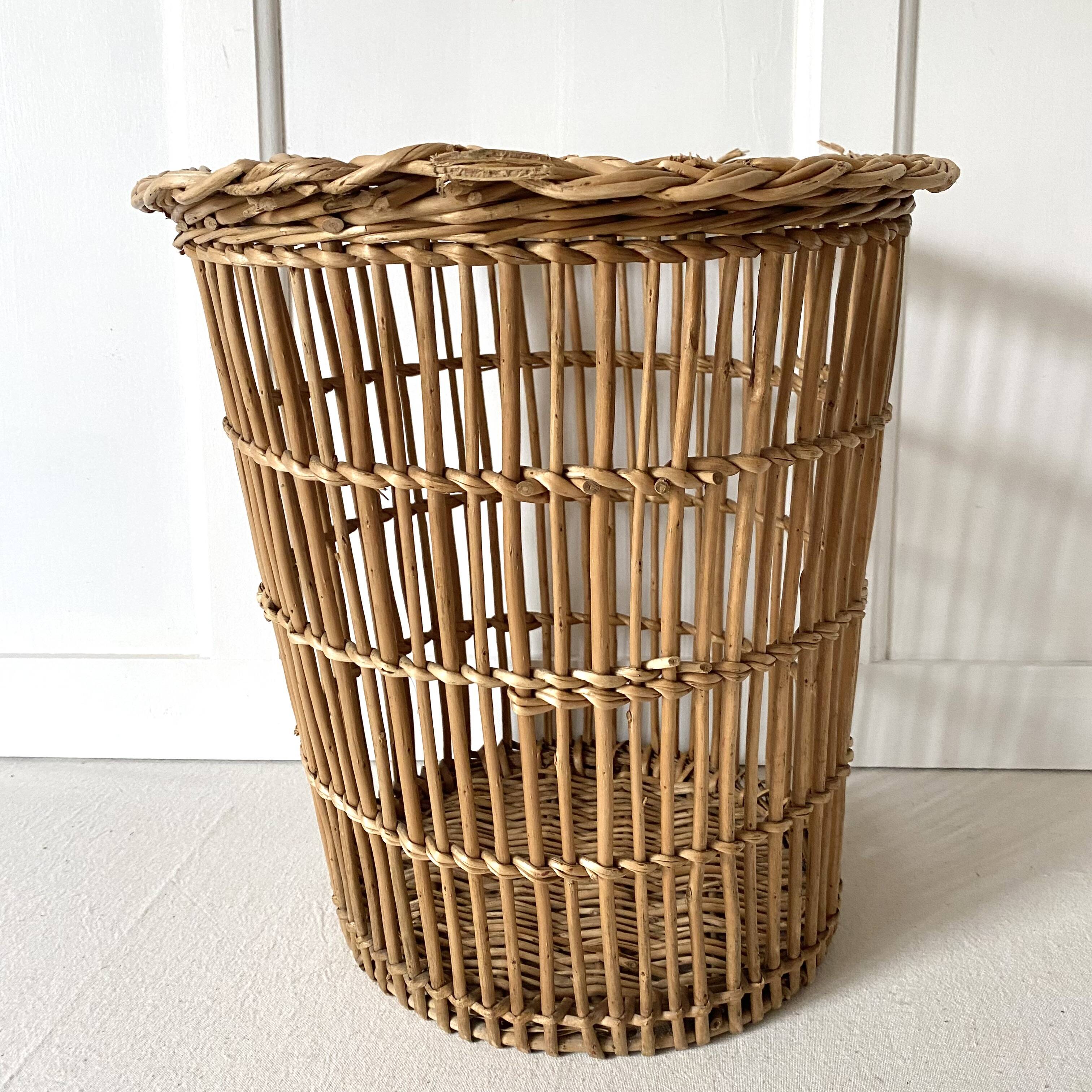 Rattan wastebasket