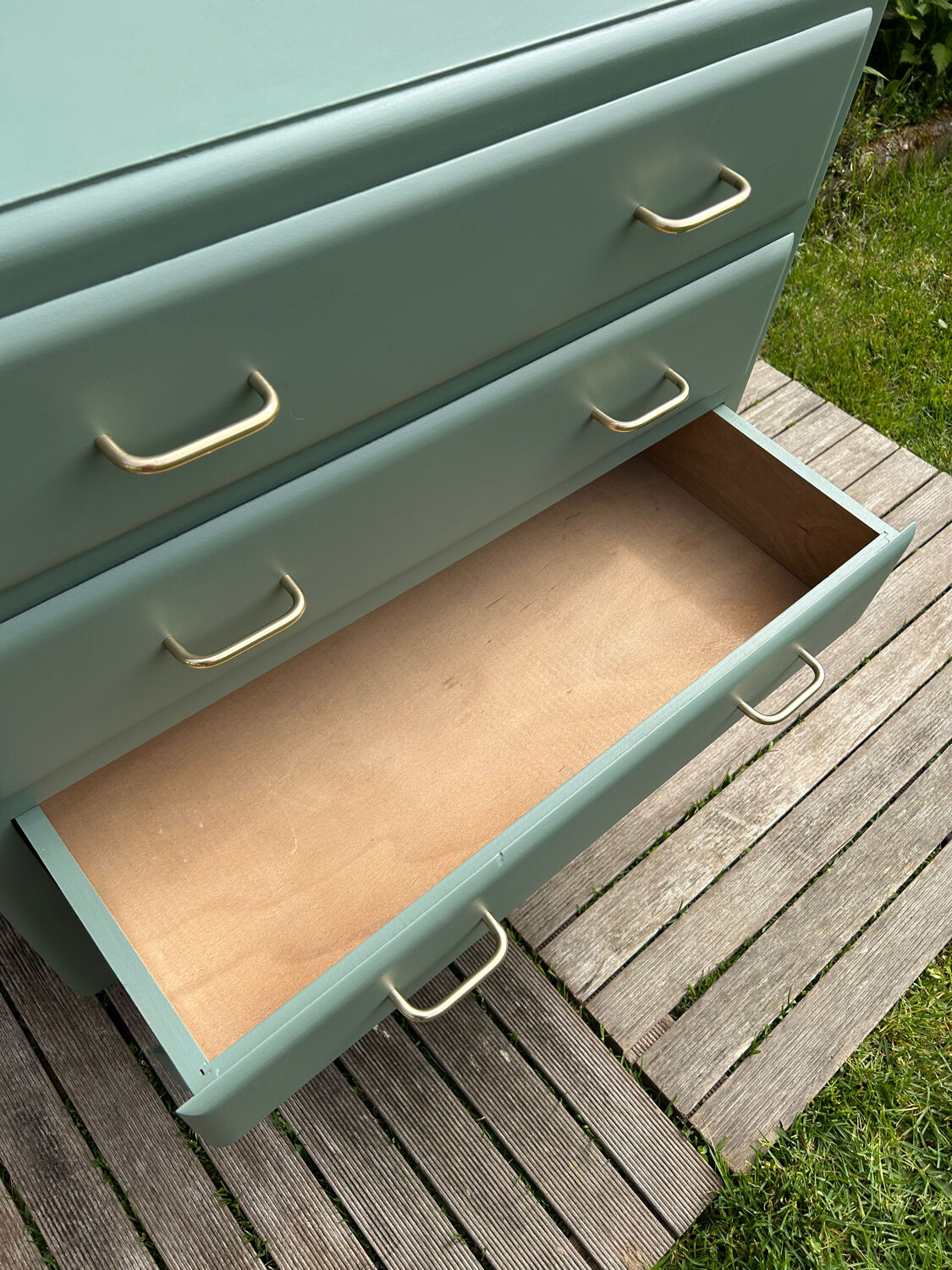 Vintage 1960s cedar green chest of drawers with 4 drawers.