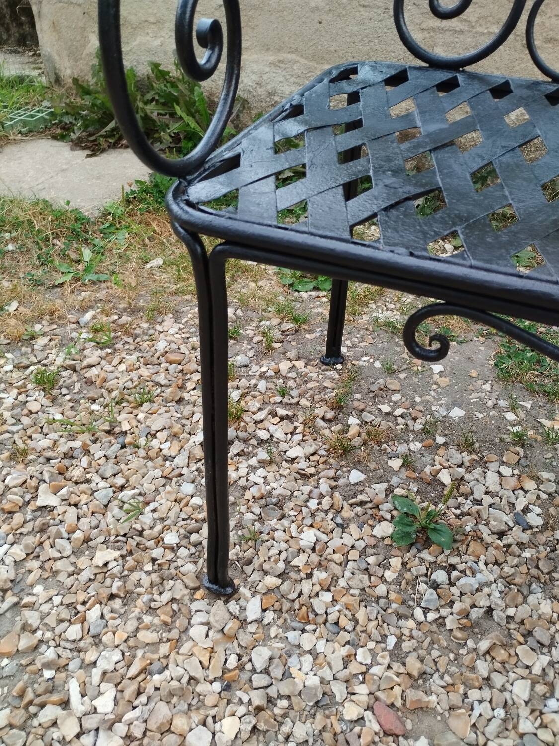 Beau banc de jardin en fer ancien
