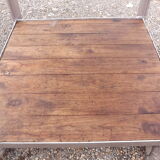 Table industrial iron and wood