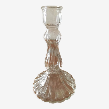 Bougeoir en verre blanc transparent