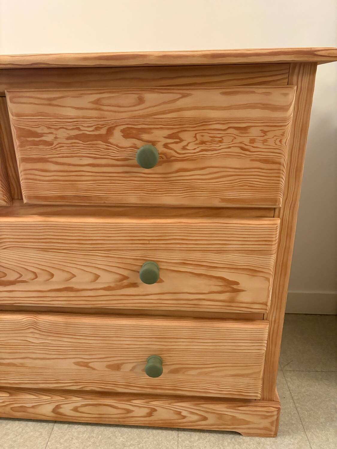 Natural pine chest of drawers - green knobs