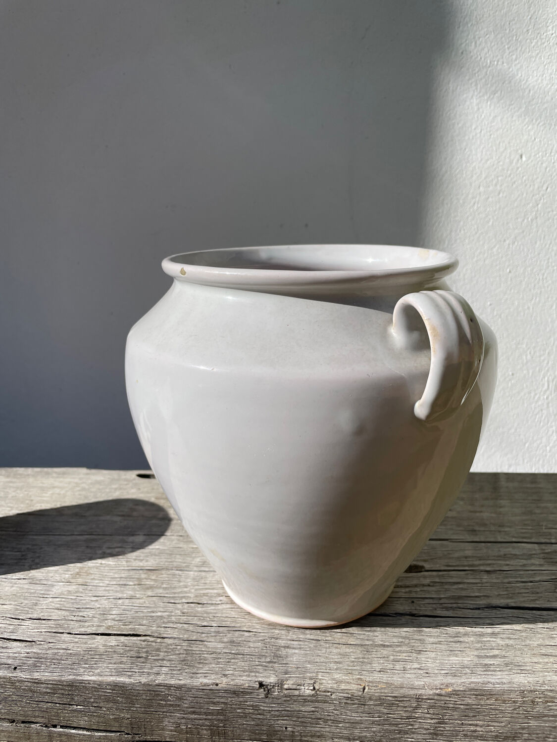 White ceramic flowerpot