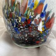 Grand vase en verre soufflé à inclusions polychromes style Murano