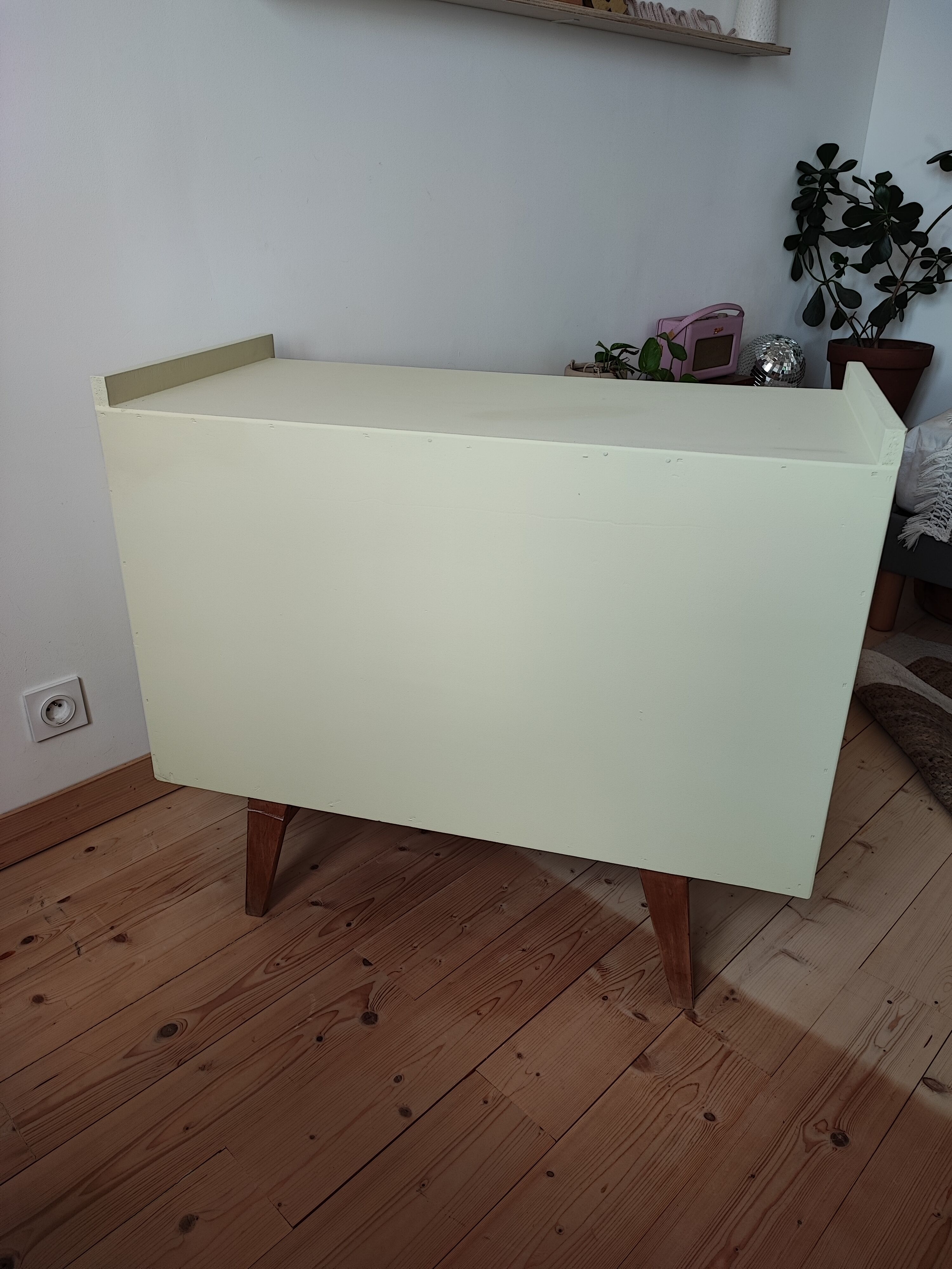 Vintage verbena chest of drawers