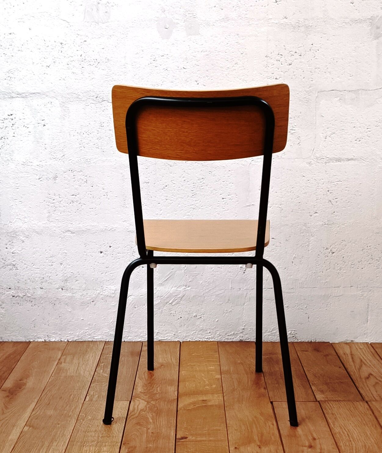 Chaise vintage d'écolier