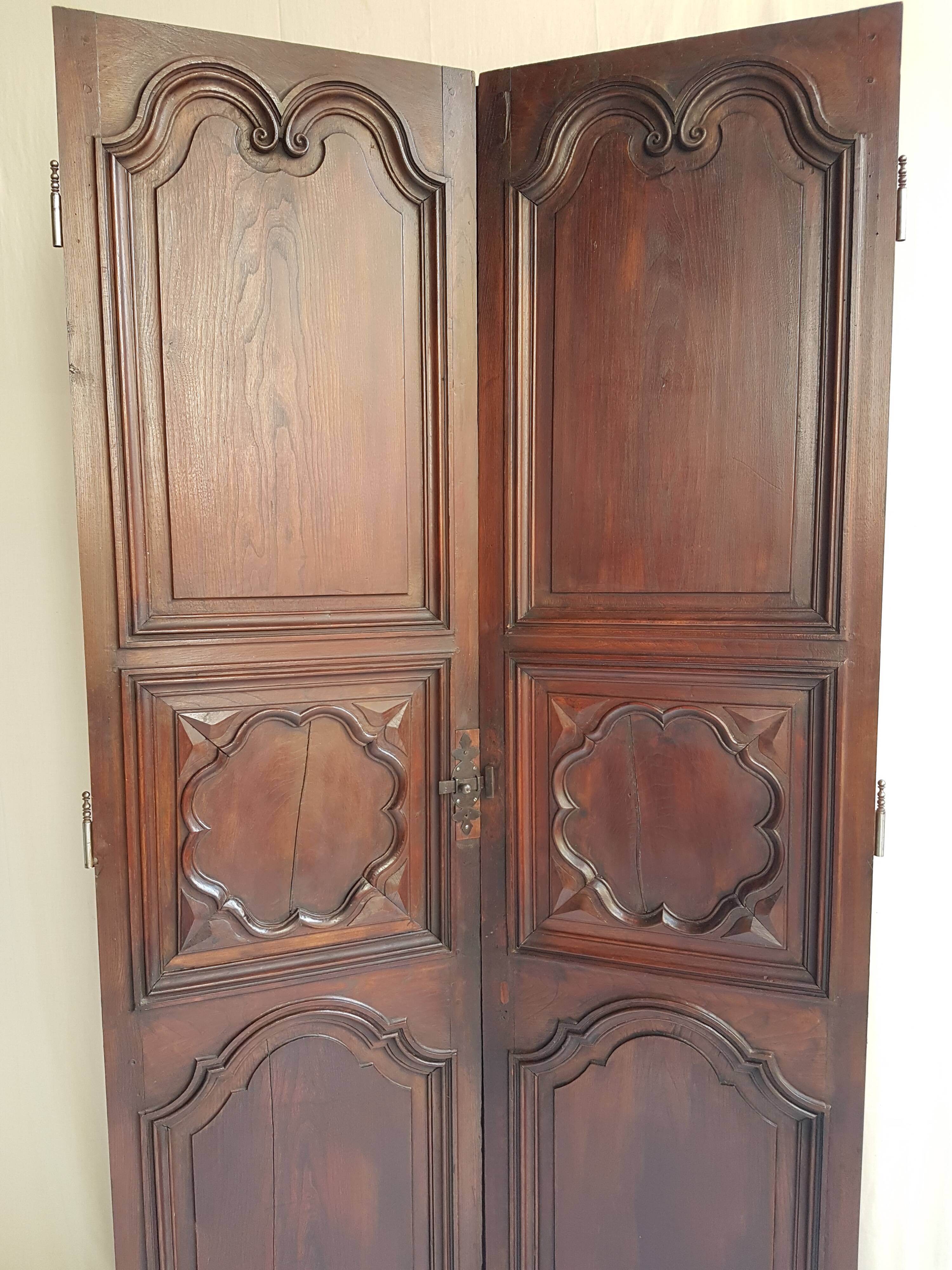 2 Doors closet/19th wardrobe