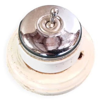 Porcelain and aluminum toggle switch