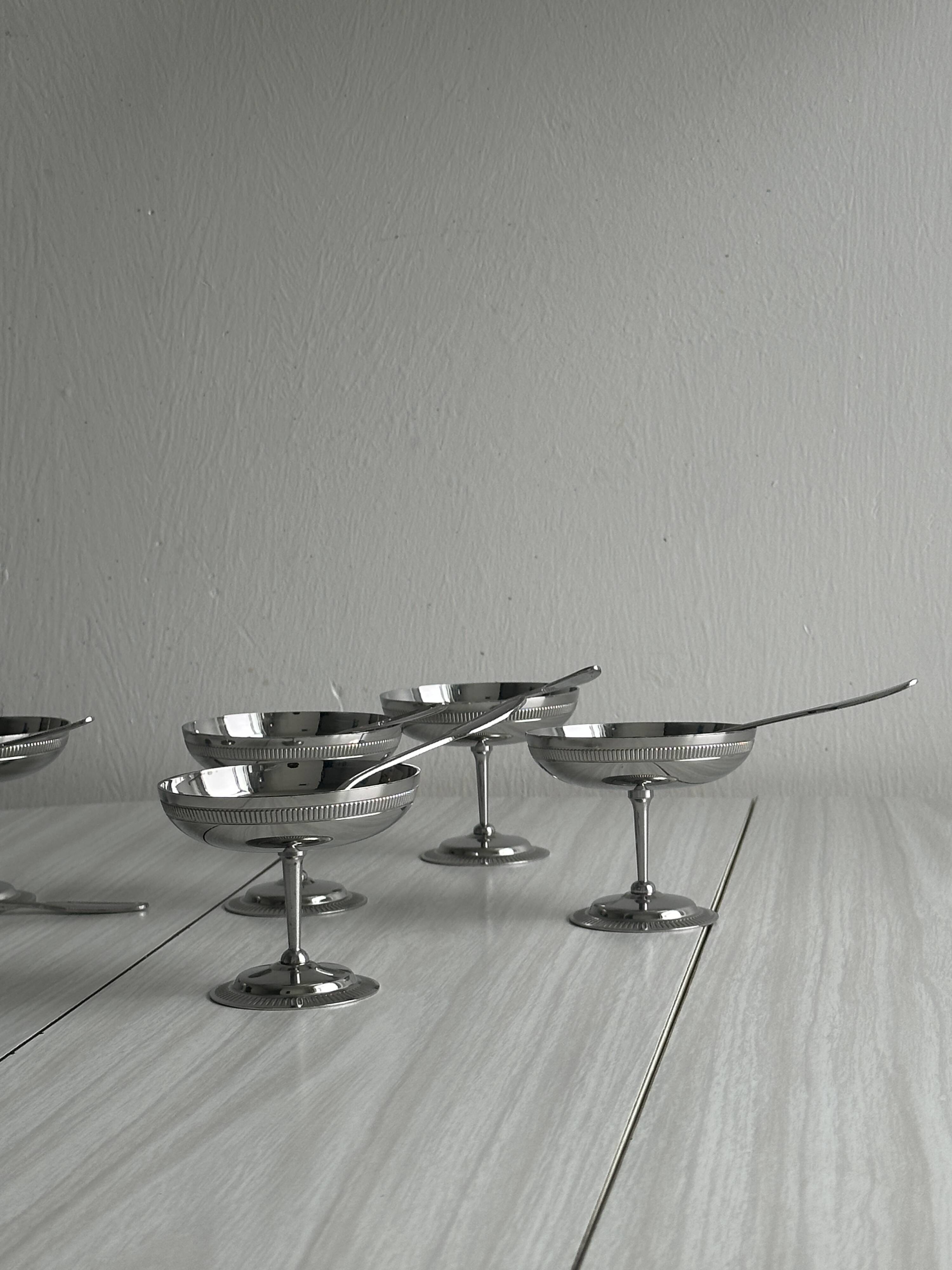 6 coupelles sur pied en inox Letang Remy