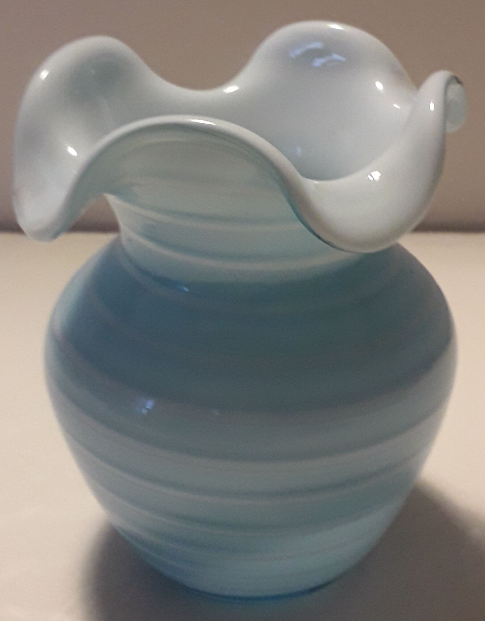 Glass vase blue and white breath