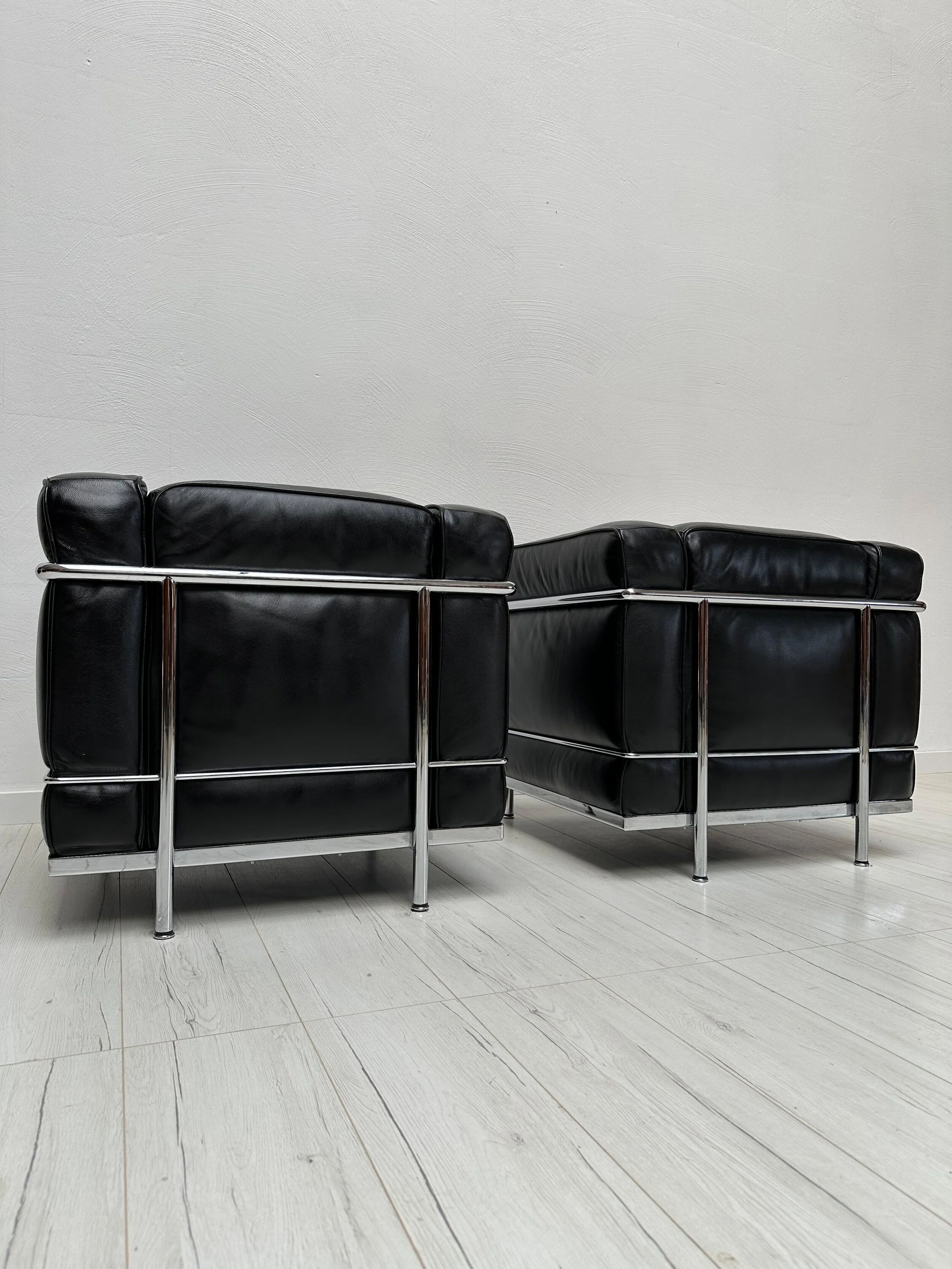 ‘90s Vintage LC2 Armchairs by Le Corbusier &Charlotte Perriand  for Cassina