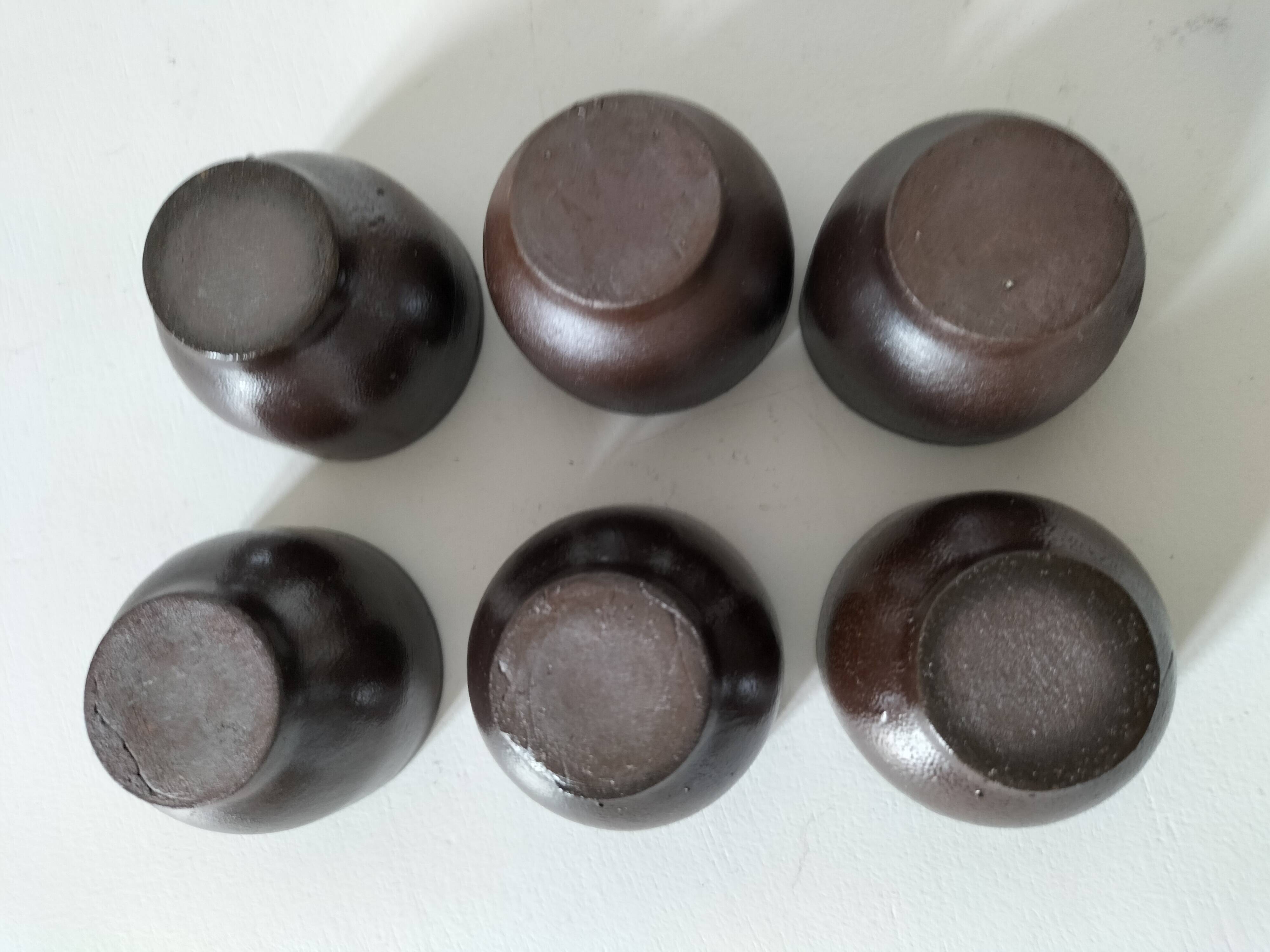 6 coupelles en grès marron