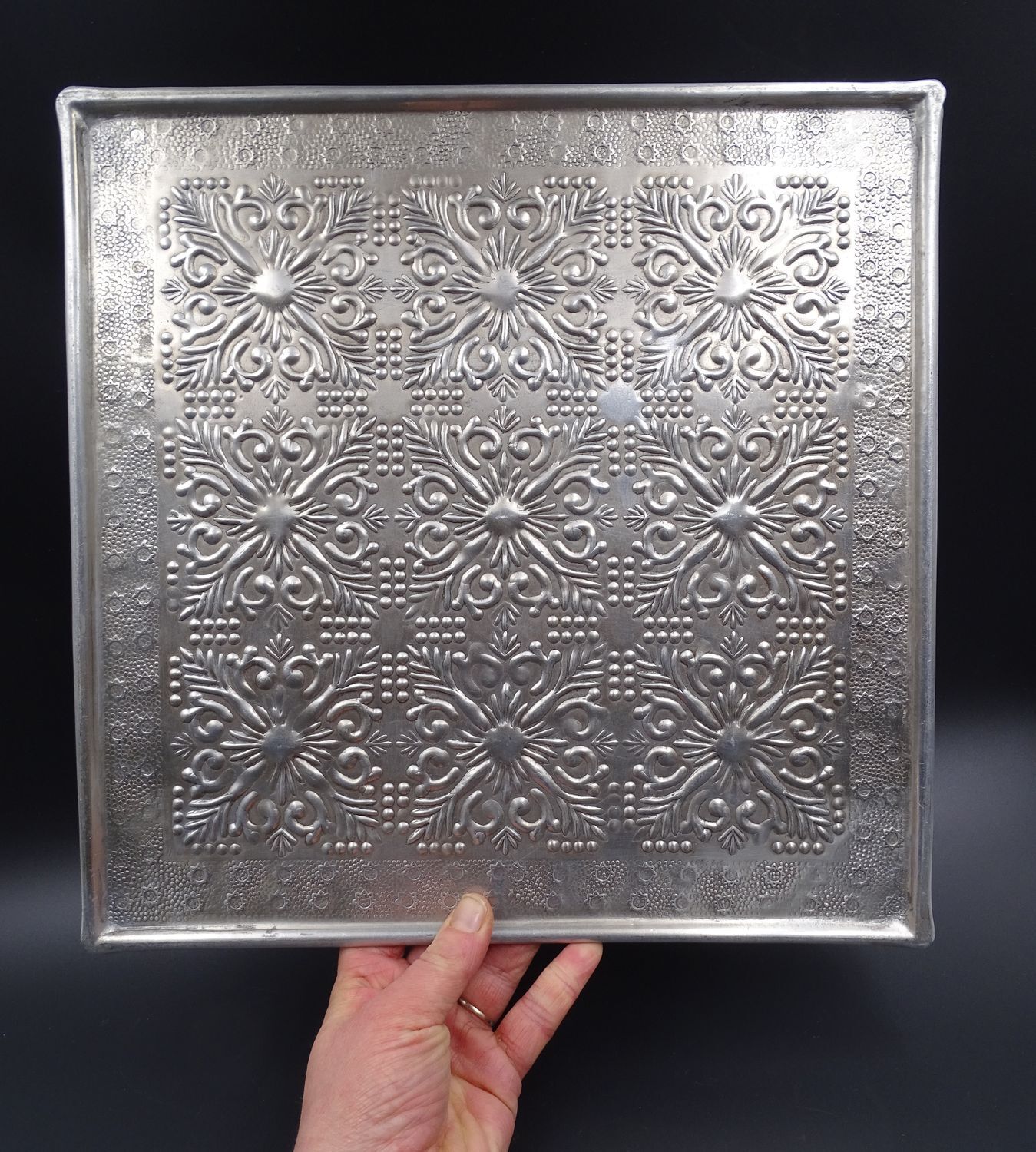 Large flat bottom or aluminum flat rest - Repulsed décor