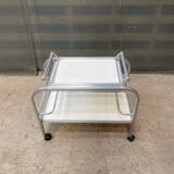 Serving table