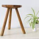 Tabouret tripode de ferme rustique vintage