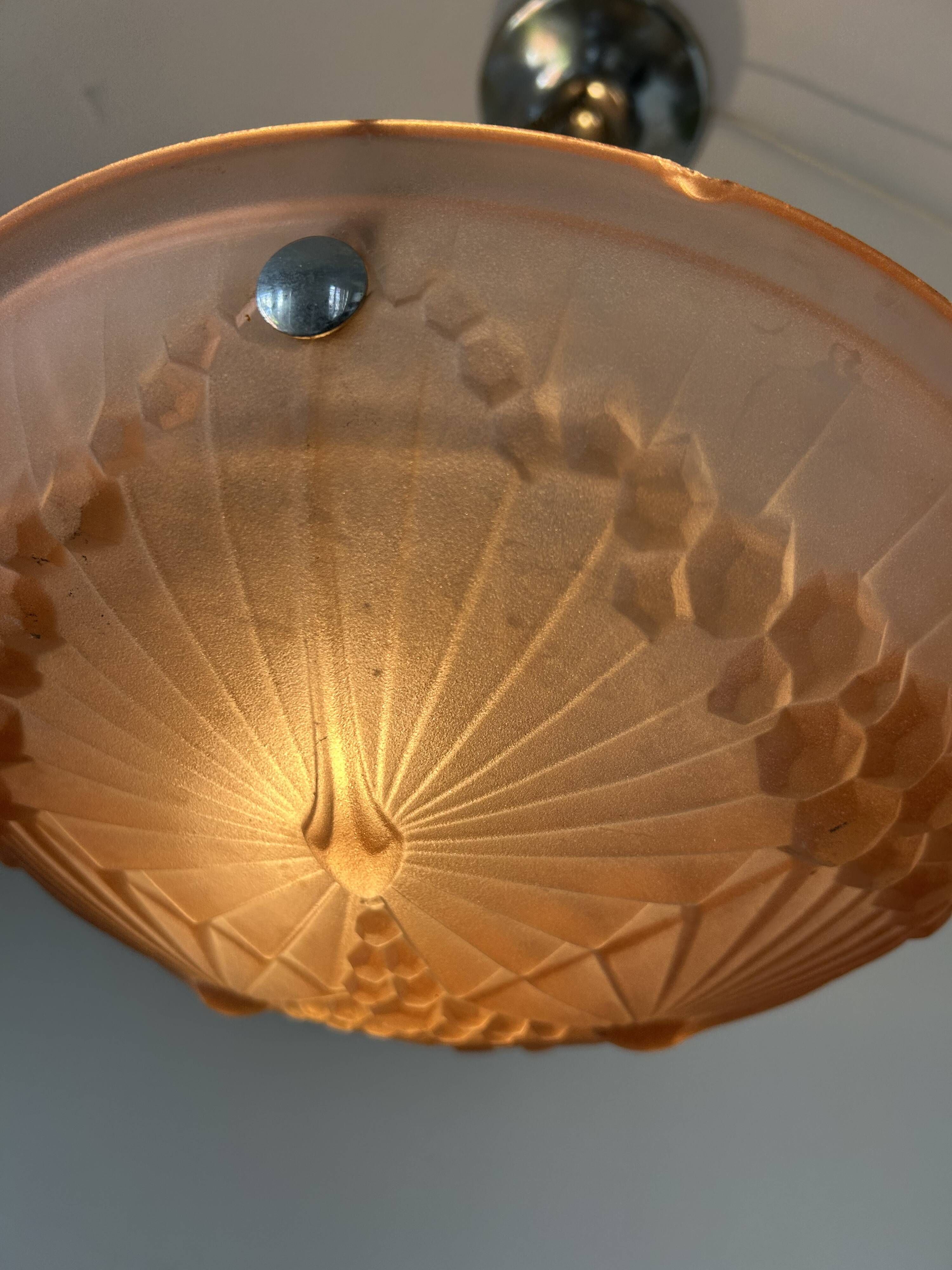 Suspension, antique Art Deco basin