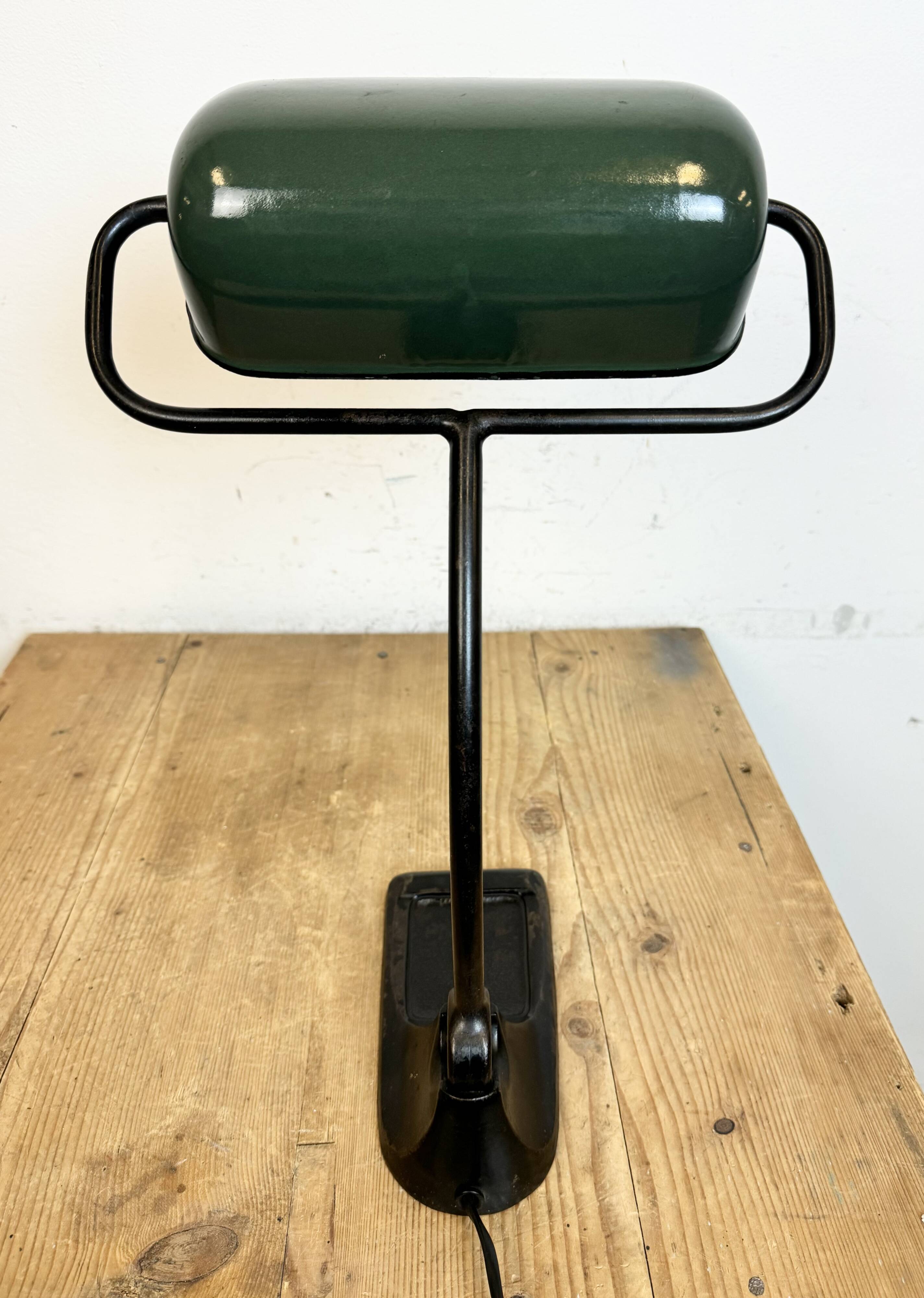 Lampe de Banque Vintage en Émail Vert de BUR, 1930s