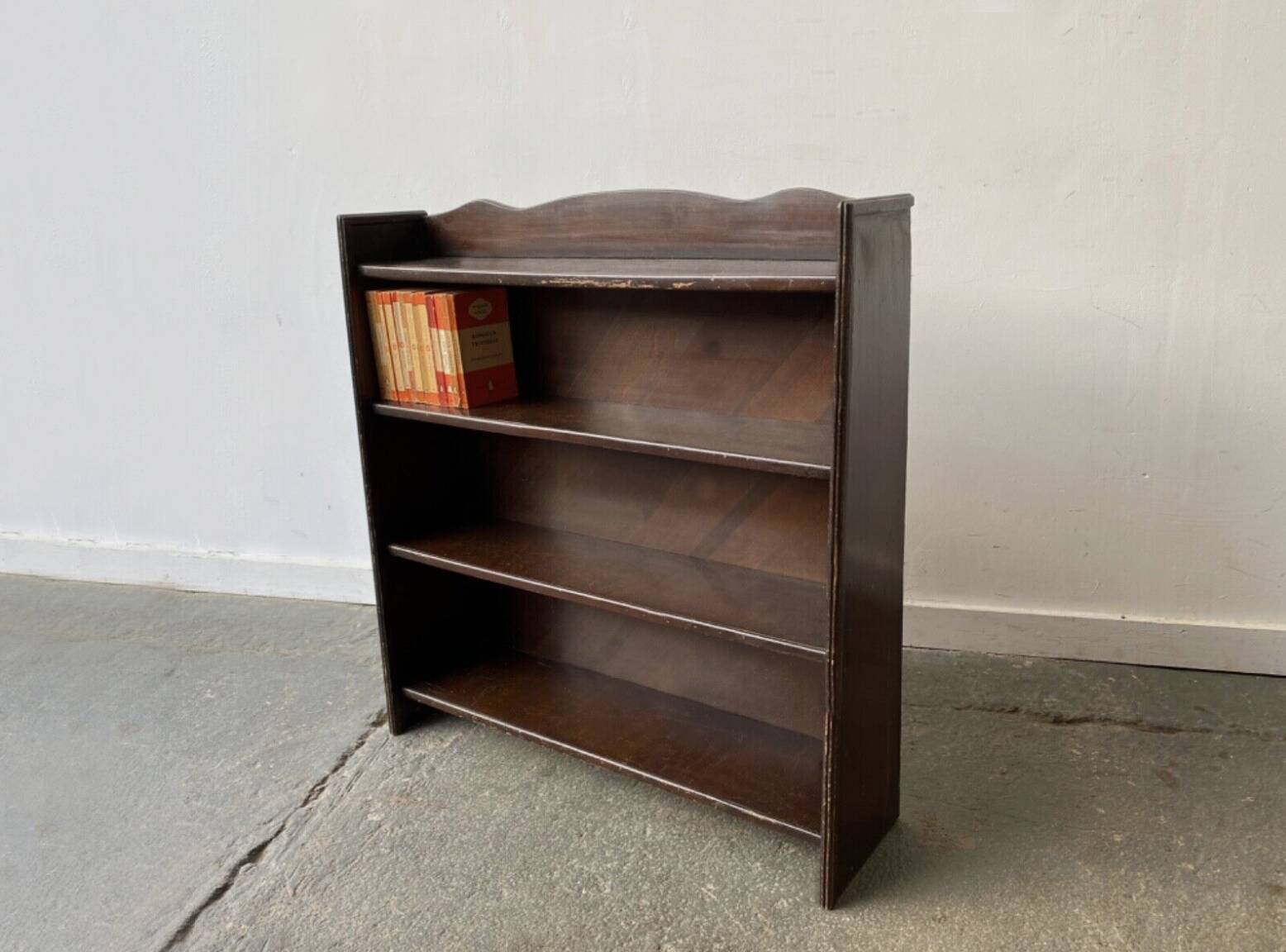 Vintage 1920/30’s open fronted free-standing bookcase