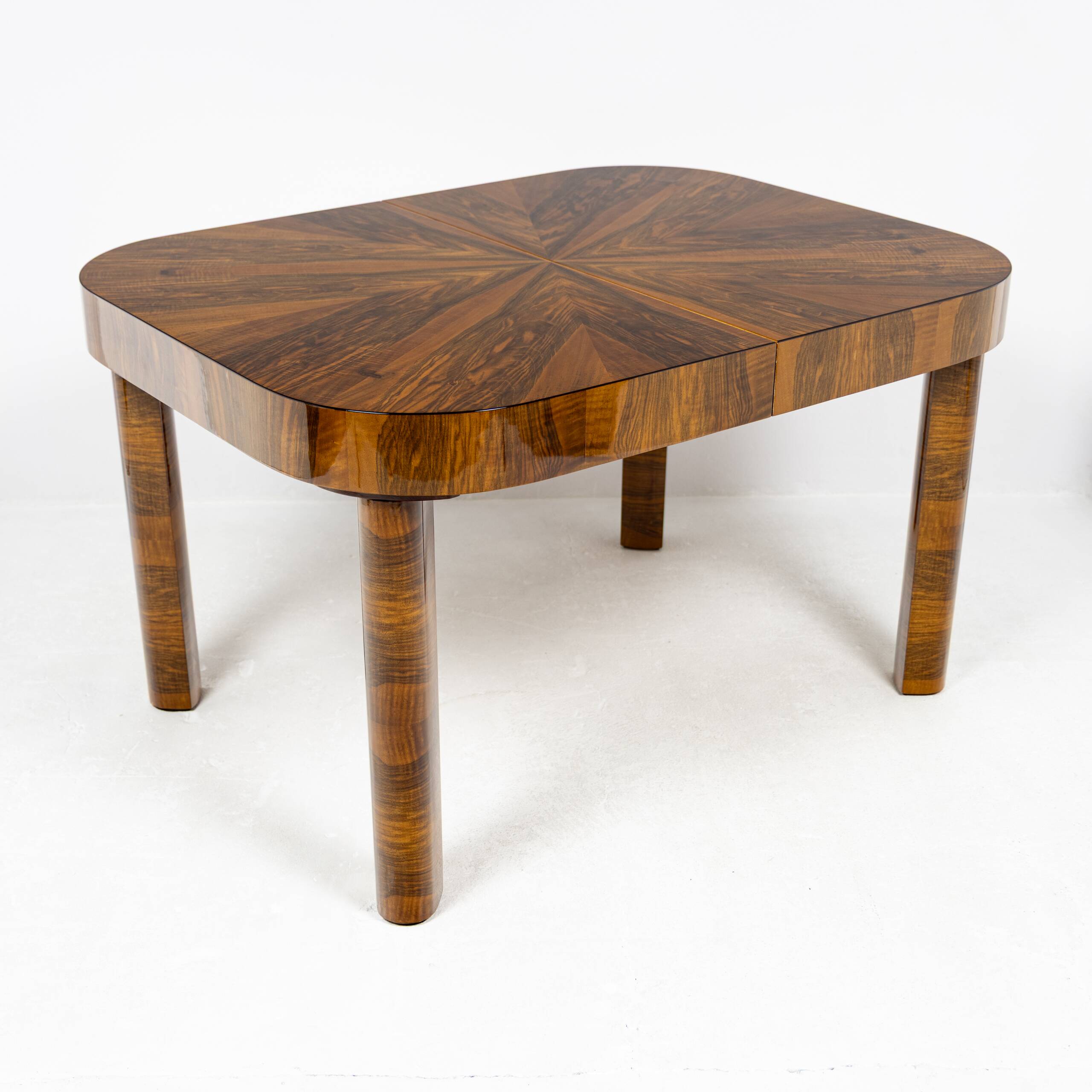 Table extensible Art Déco moderniste en noyer 1930–1944