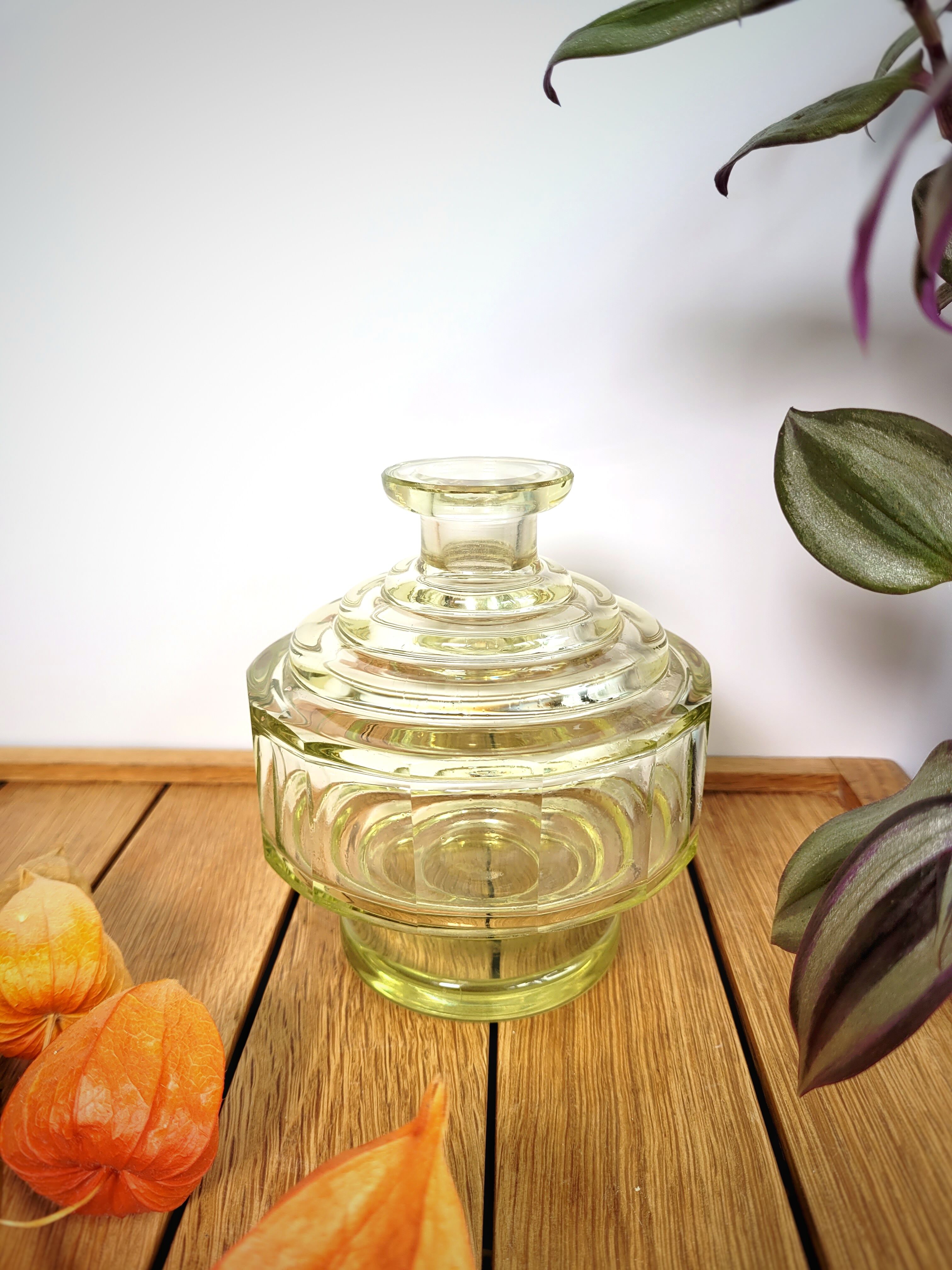 Art Deco soliflore vase