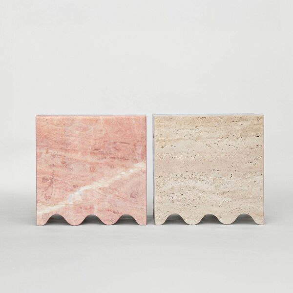 Table d'appoint en marbre rose ''Flow