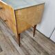 Commode en érable et verre du milieu du siècle des années 1950
