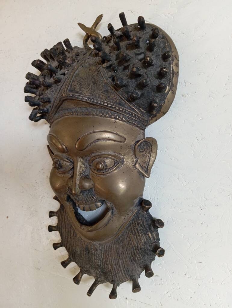 Large bronze Bamoun mask