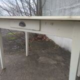 Farm table