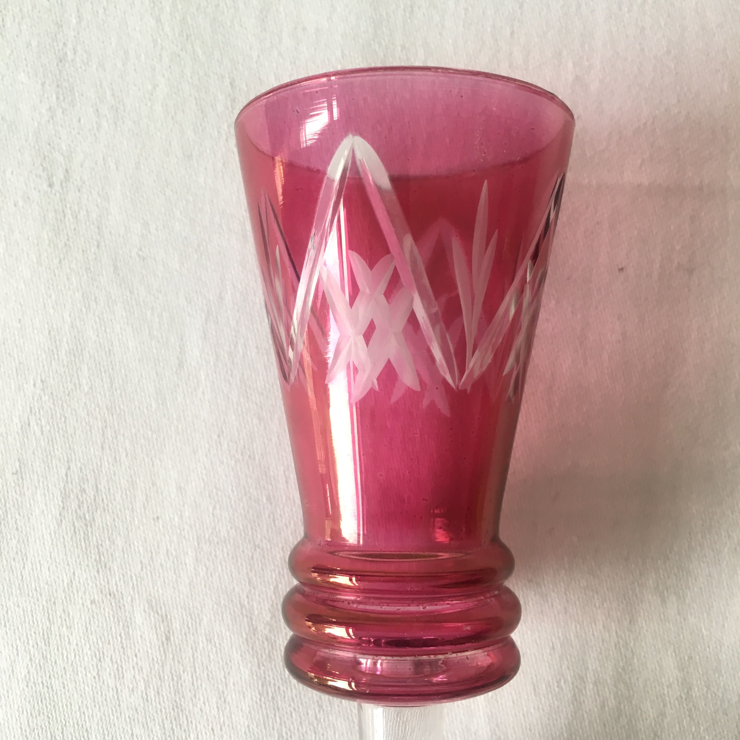 Series of 6 small glasses on foot
