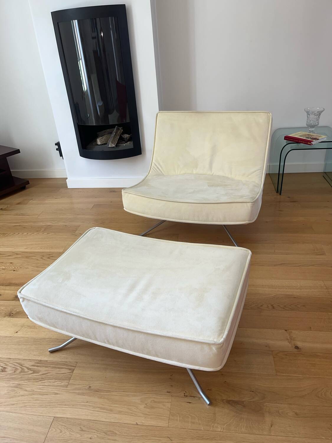 2 POP armchairs with Ligne Roset pouf