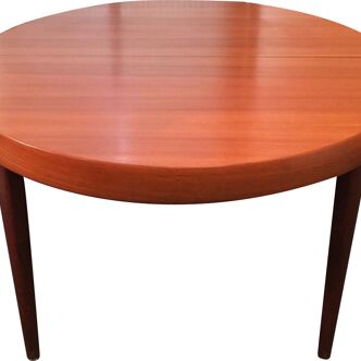 Belle table ronde à doubles rallonges, en teck de style scandinave des années 50-60