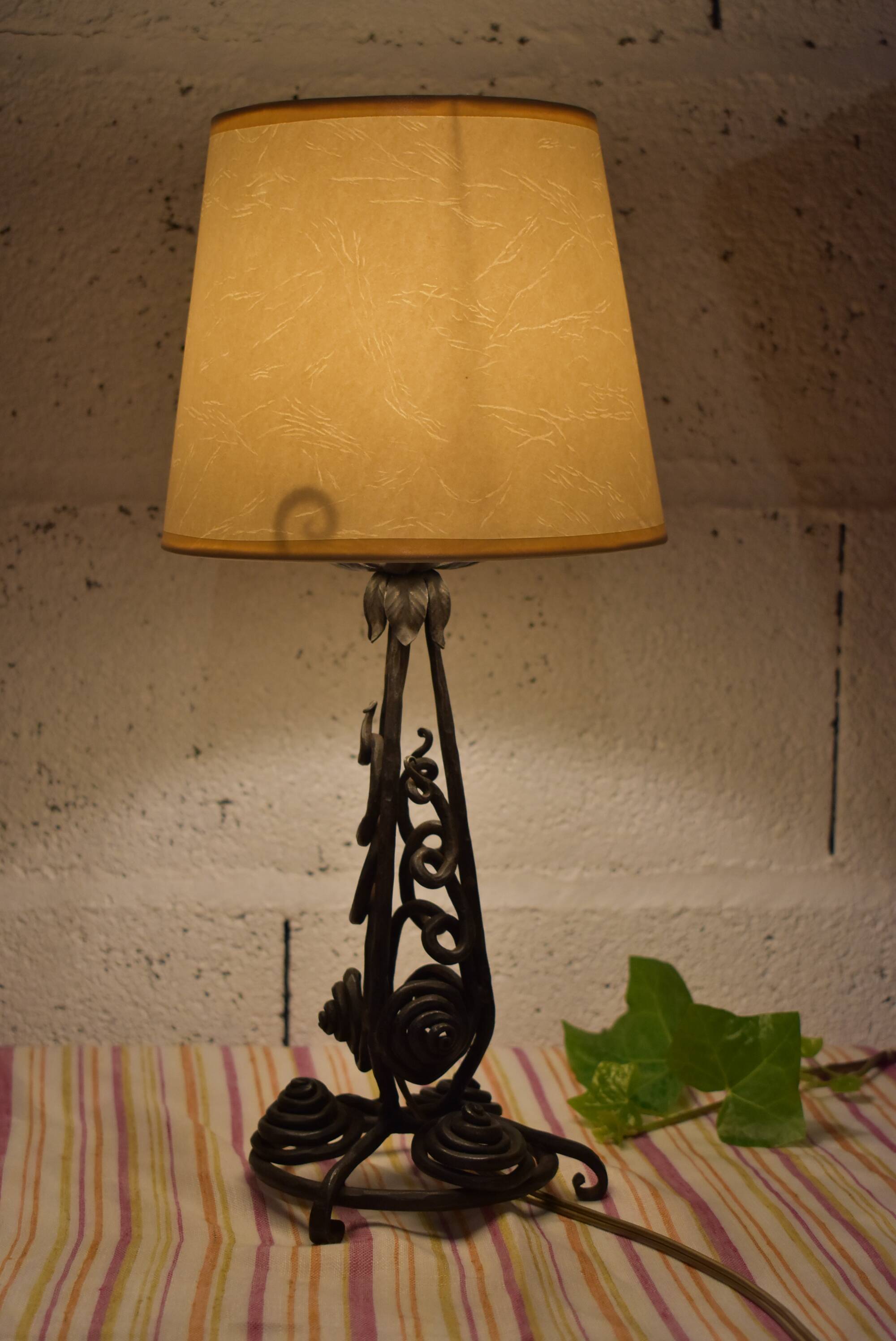 Art deco lamp, wrought iron foot