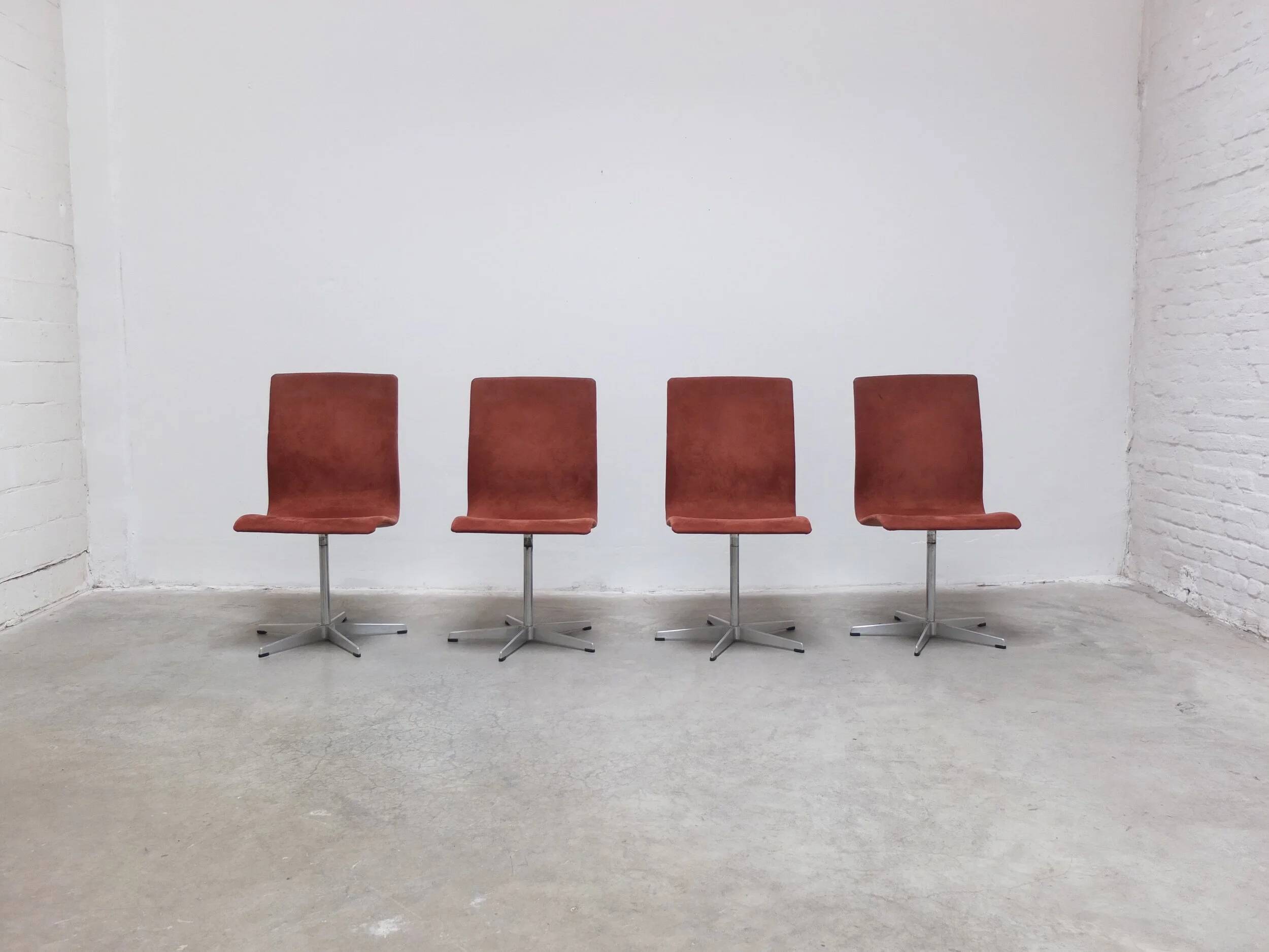 Early set of 4 'Oxford' swivel chairs by Arne Jacobsen for Fritz Hansen, 1966