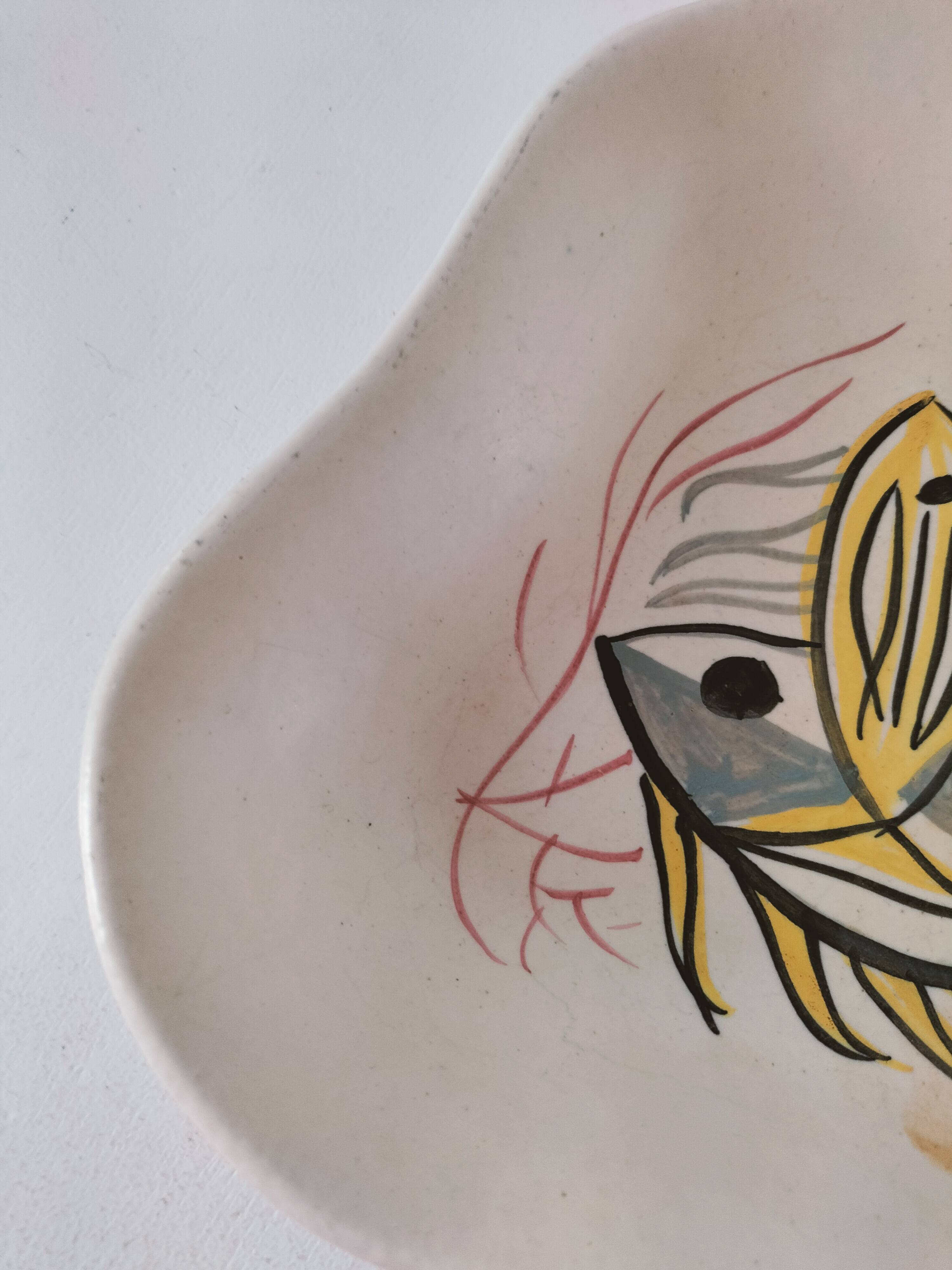 Modernist plate with stylized fish – 1950s ceramic