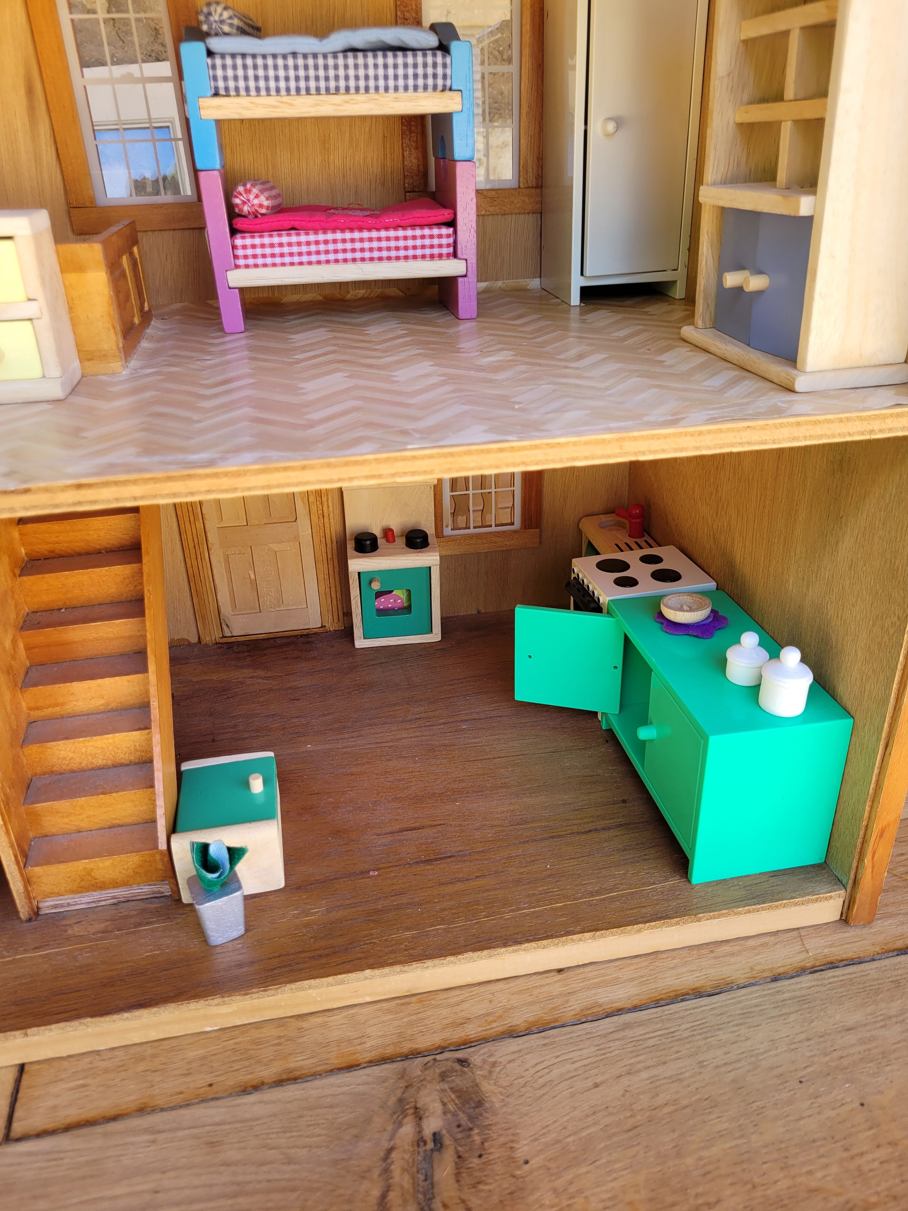 Artisanal cottage house for dolls