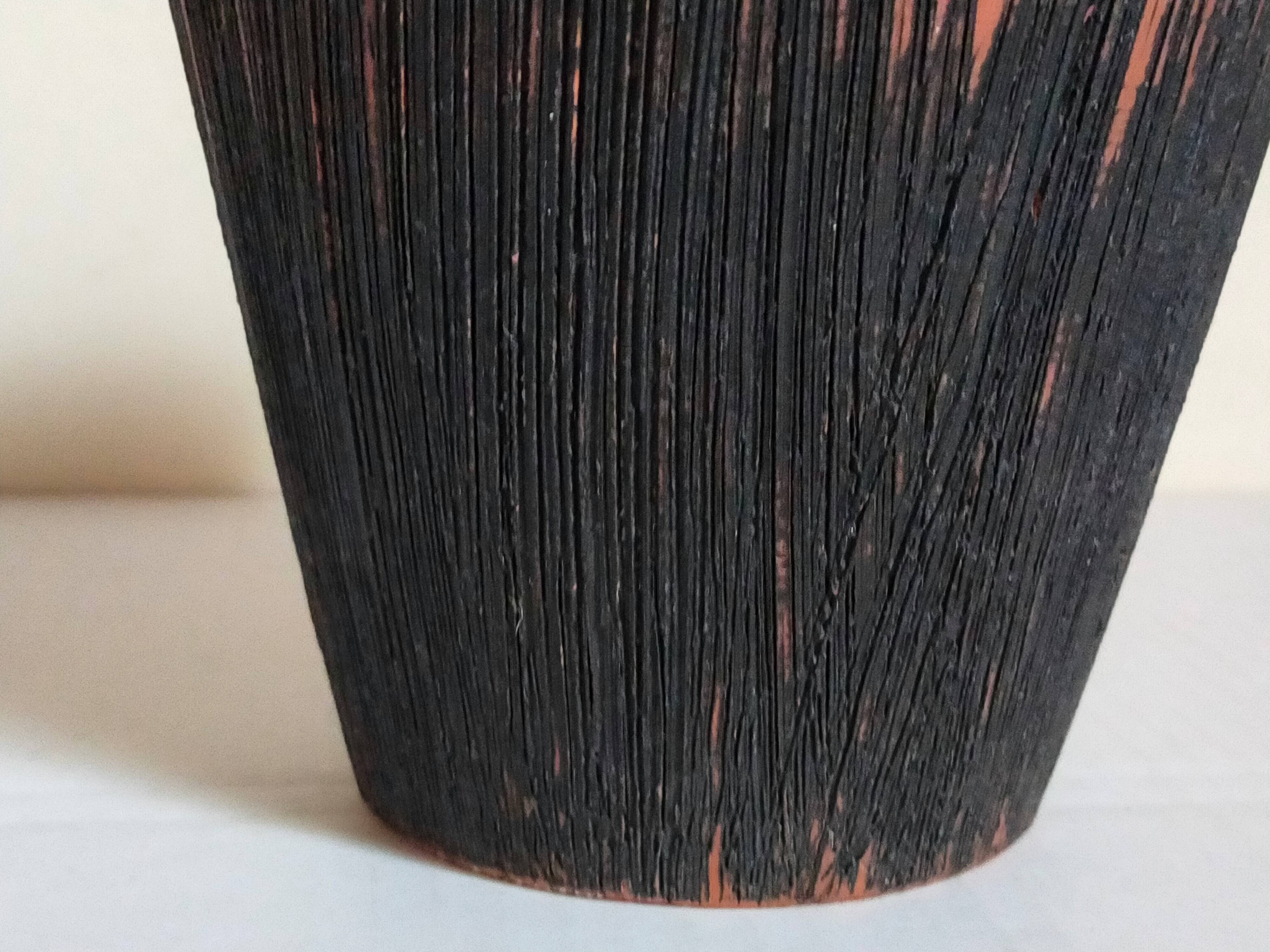 Enameled earthenware pot from the 1950s