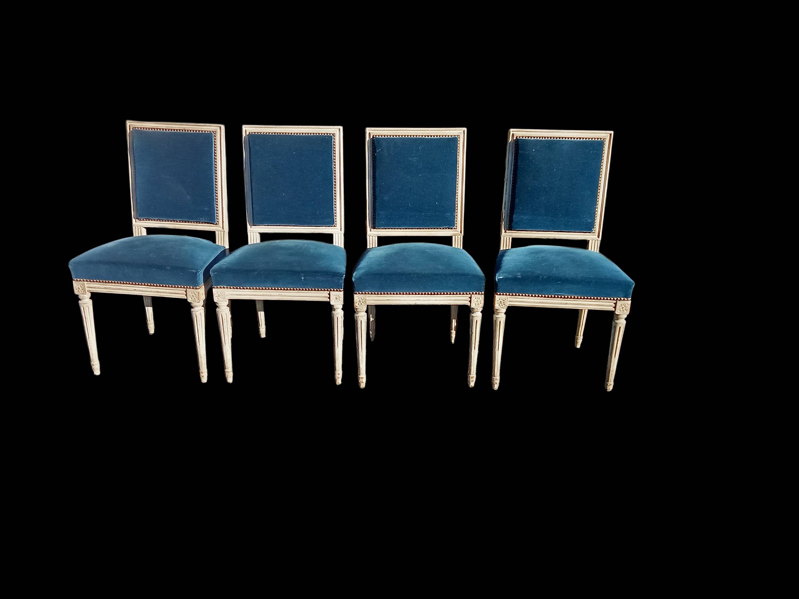 Série de 4 chaises style Louis XVI velours bleu