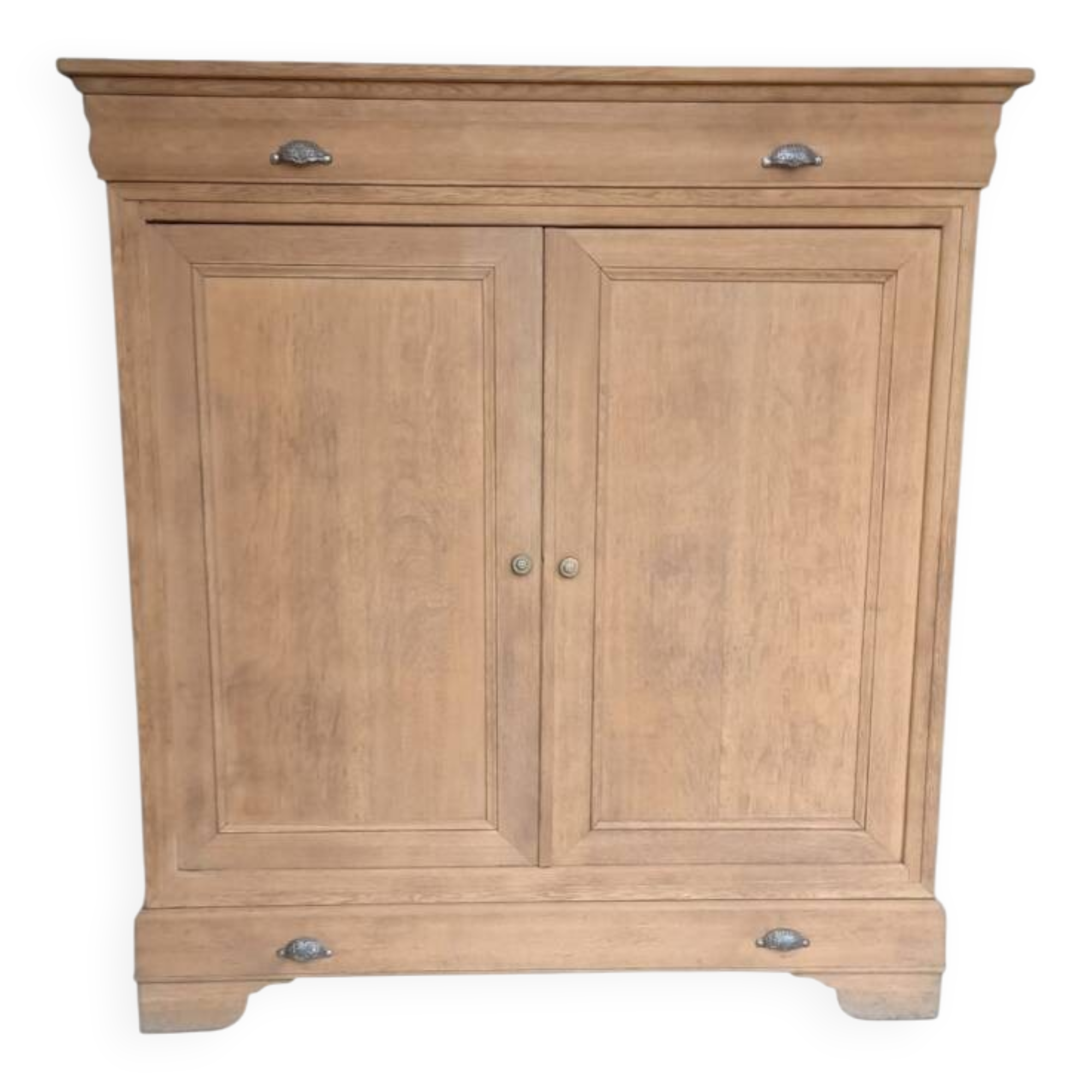 High-style Louis Philippe buffet in solid oak from the 19th century.