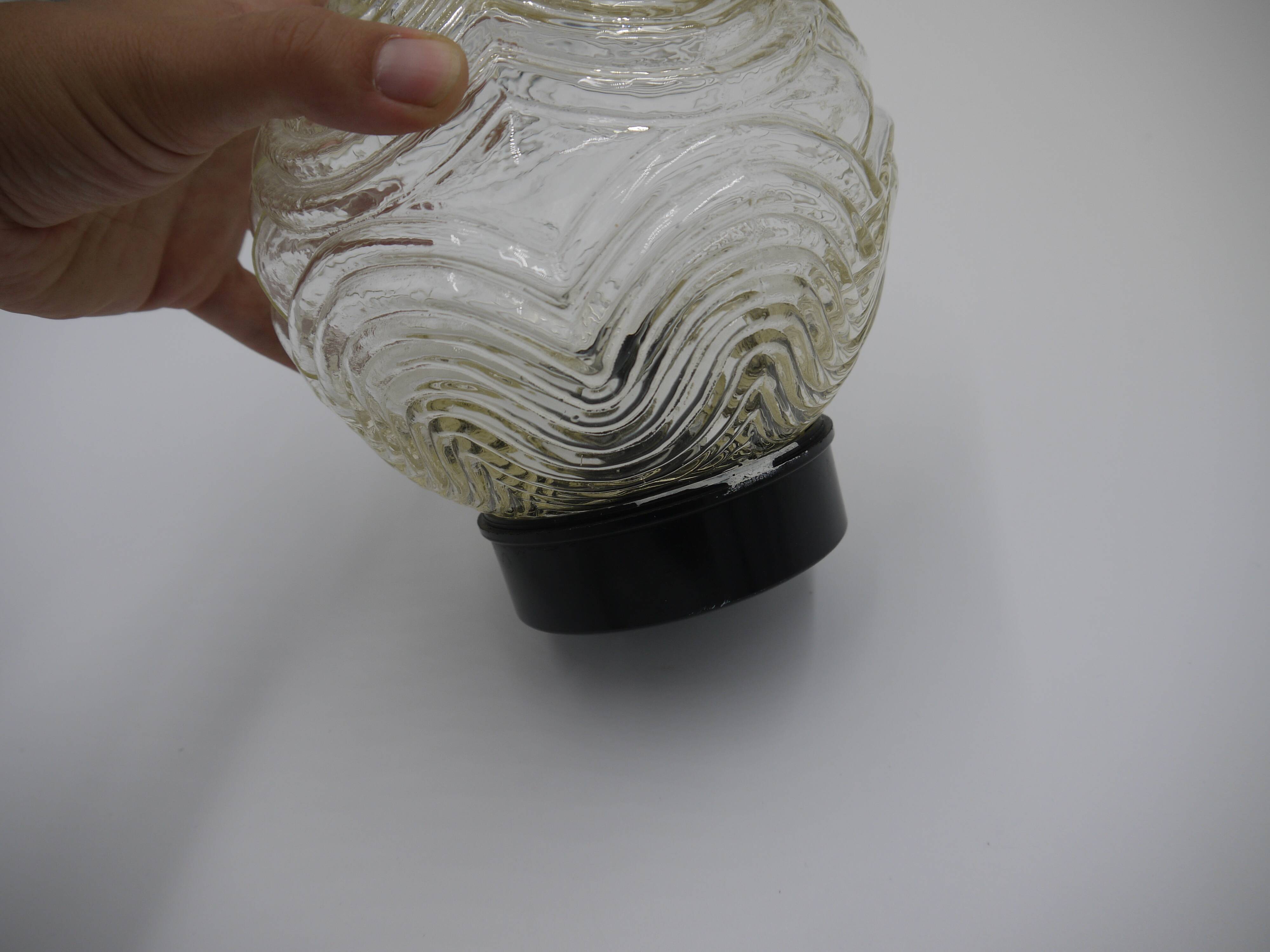 Plafonnier en verre moulé