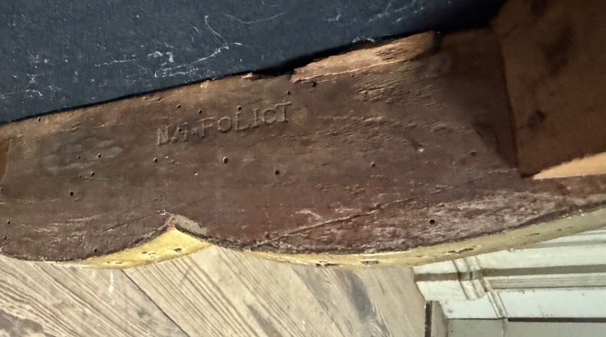 Pair of large Louis XV armchairs stamped Nicolas Quinibert Foliot, Paris, 18th century