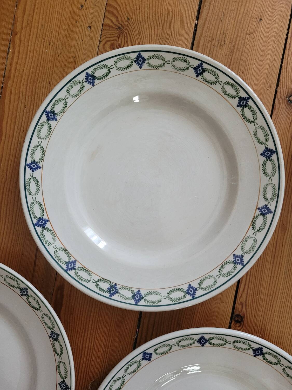 Lot n°1 de 6 assiettes creuses St Amand