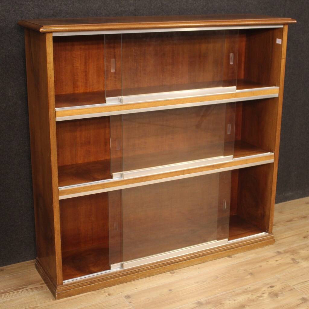 Pair of Italian bookcases in walnut wood with glass doors