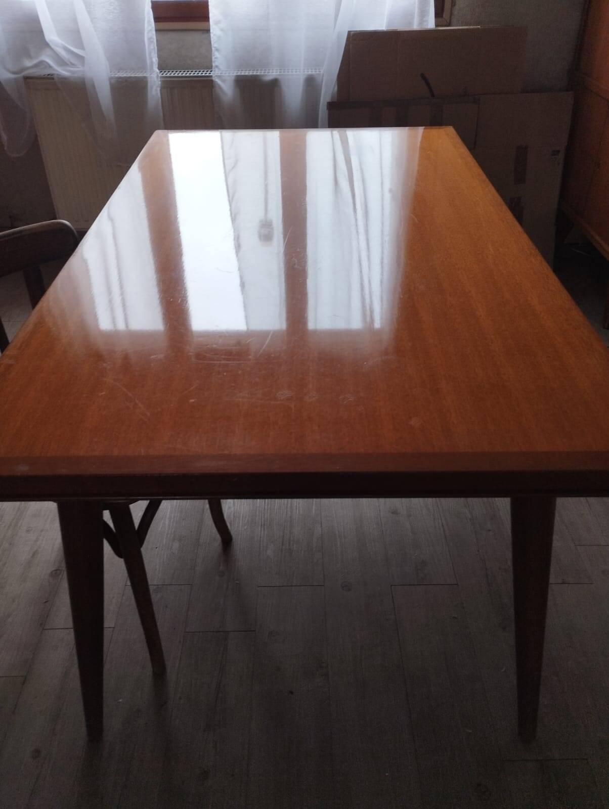 Dining room table