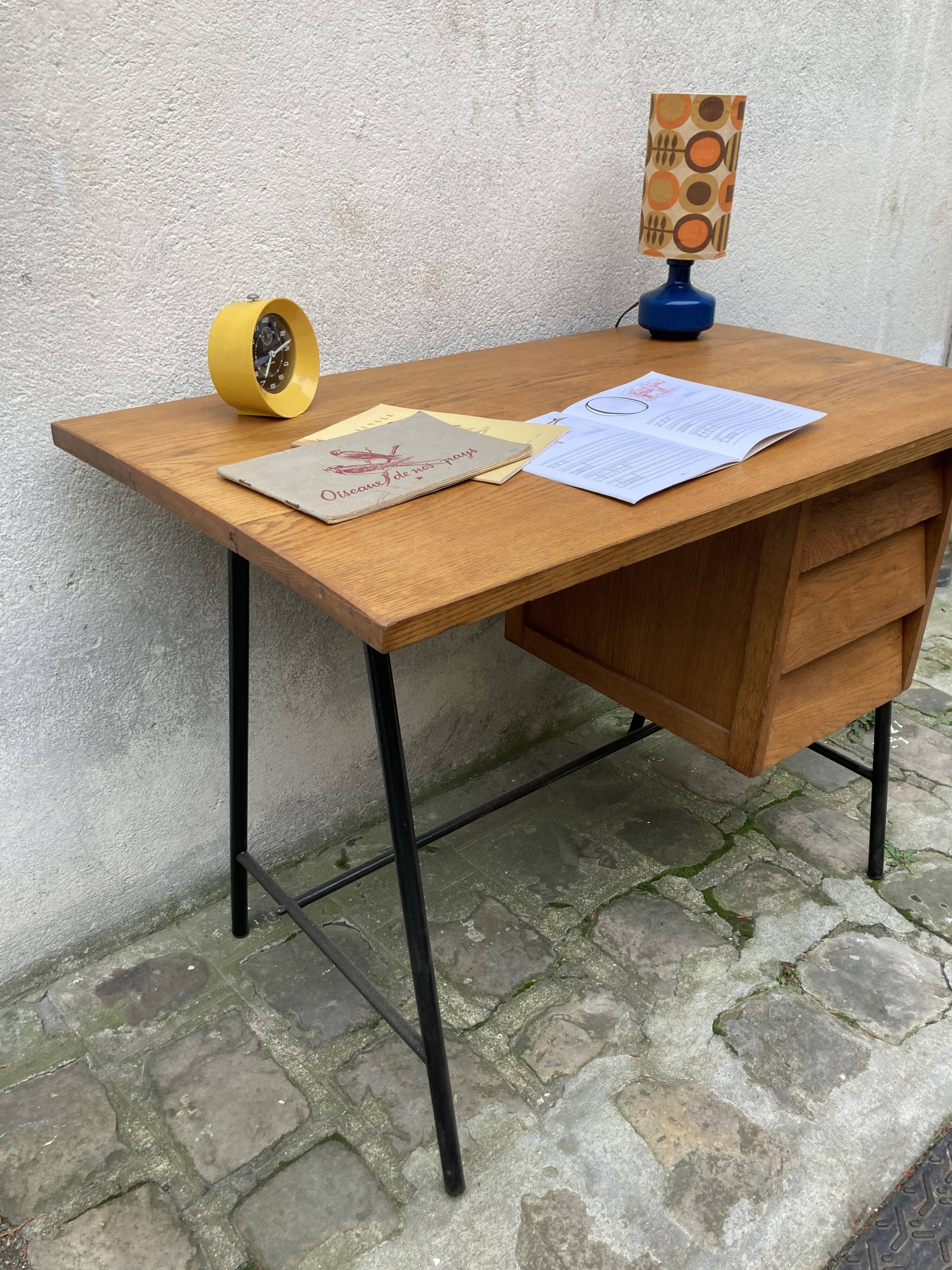 Hitier style desk
