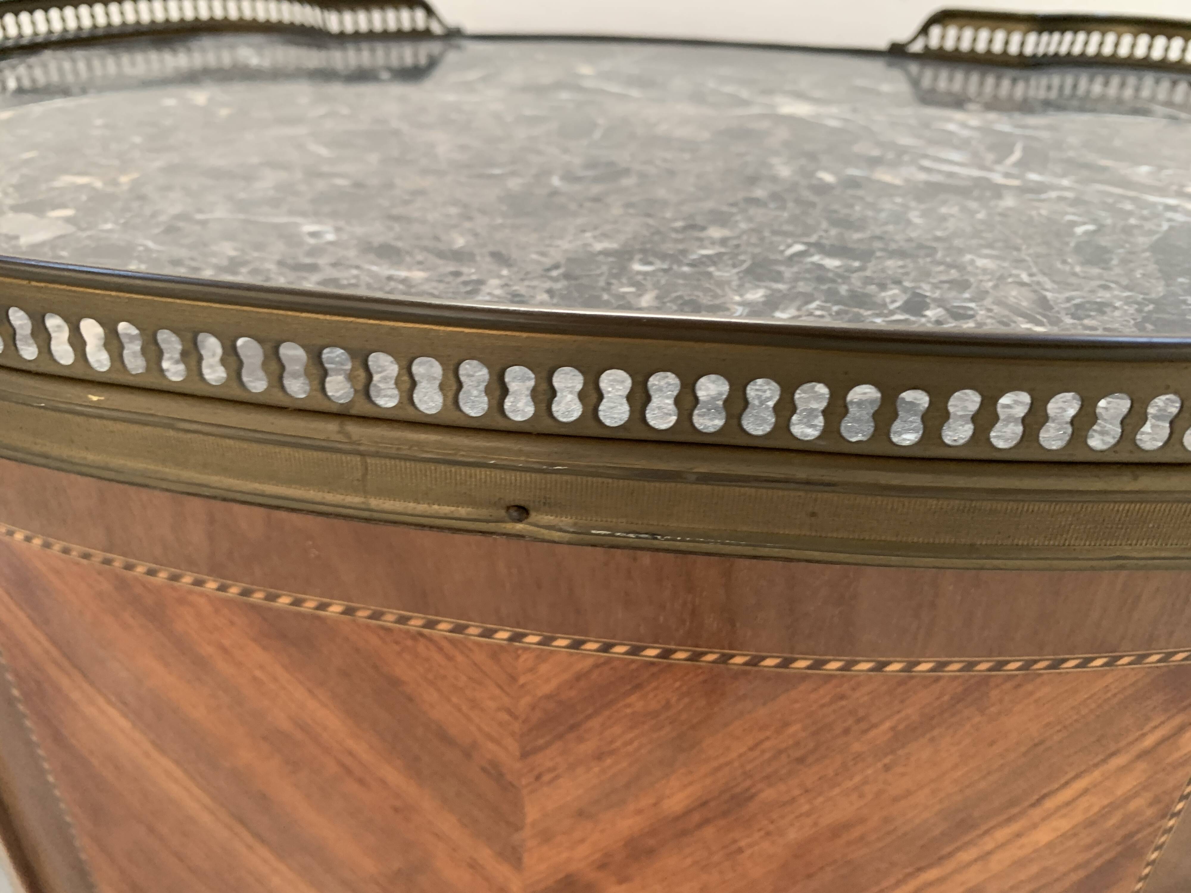 Louis XV style kidney chest of drawers Marble top with brass gallery 20th century
