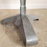 Table bistrot estampillée Louis Vuitton