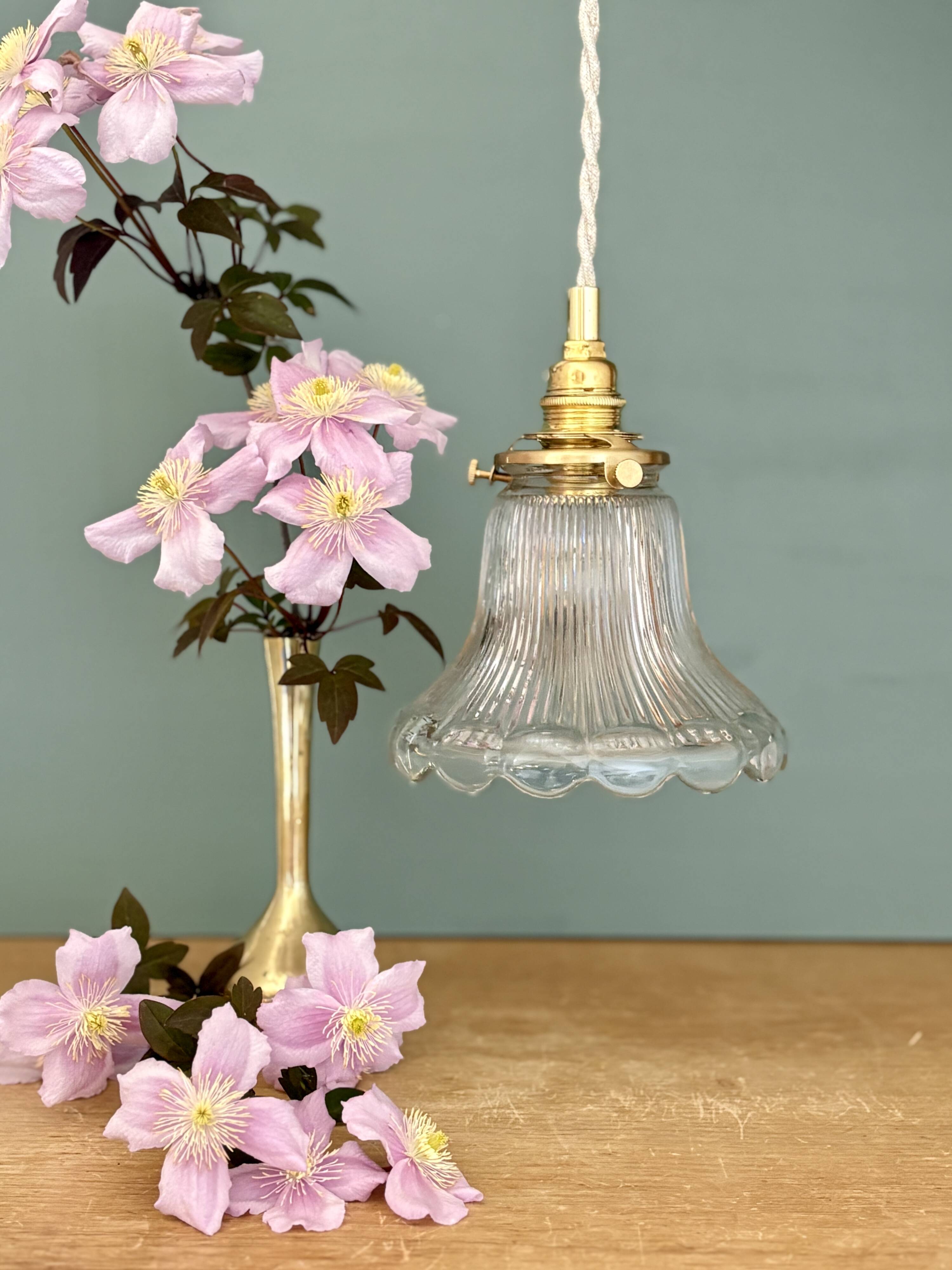 Suspension tulipe vintage en verre holophane