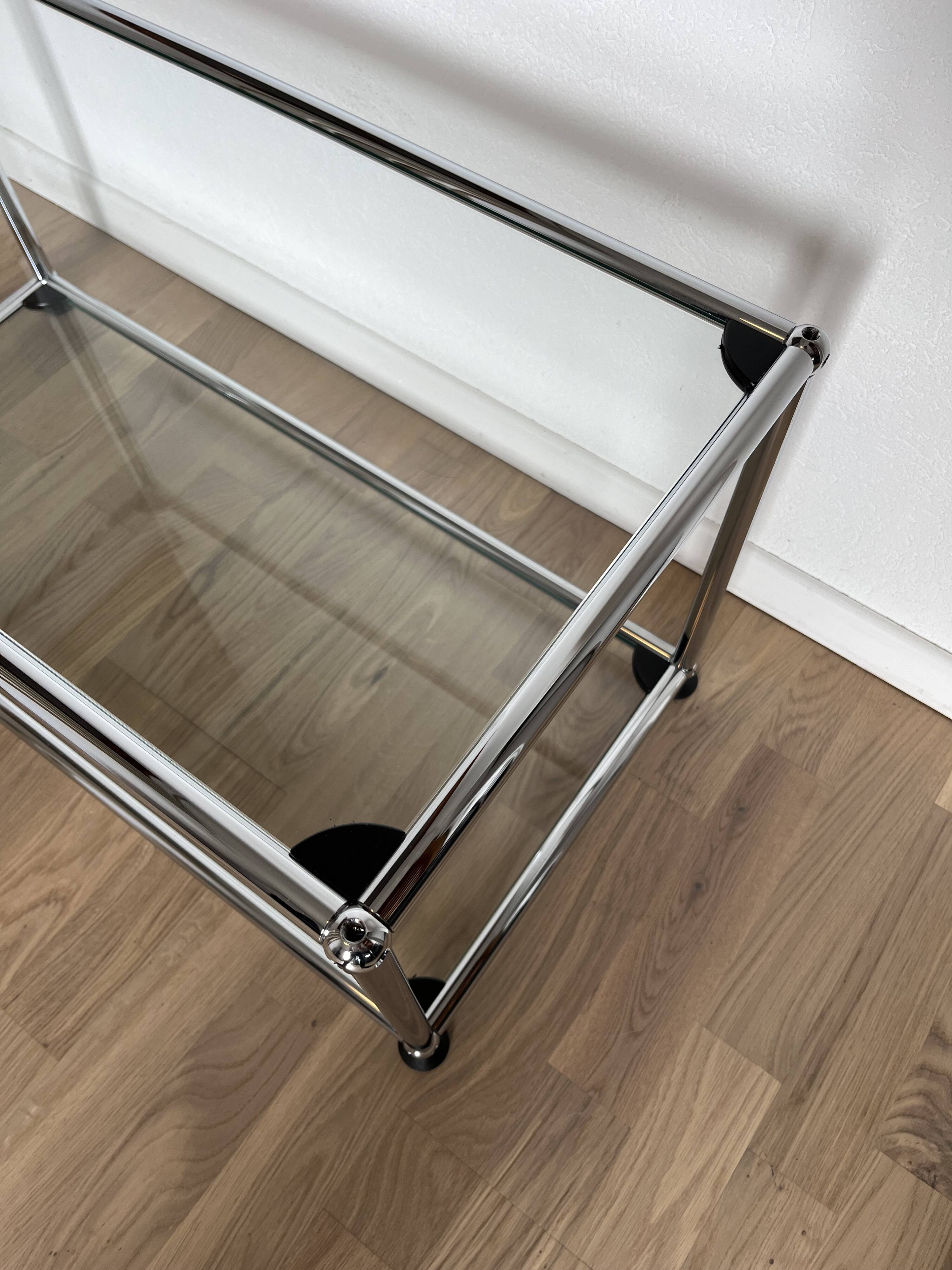 USM Haller glass coffee table / shelf