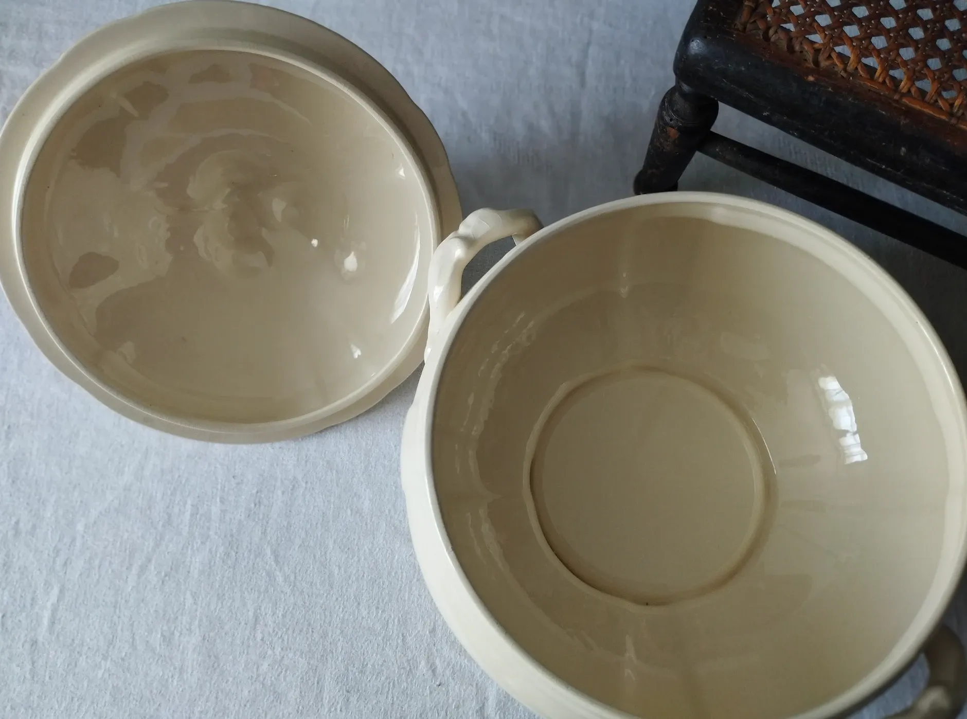 Antique soup tureen in ironstone from Sarreguemines Digoin service "Ivory".