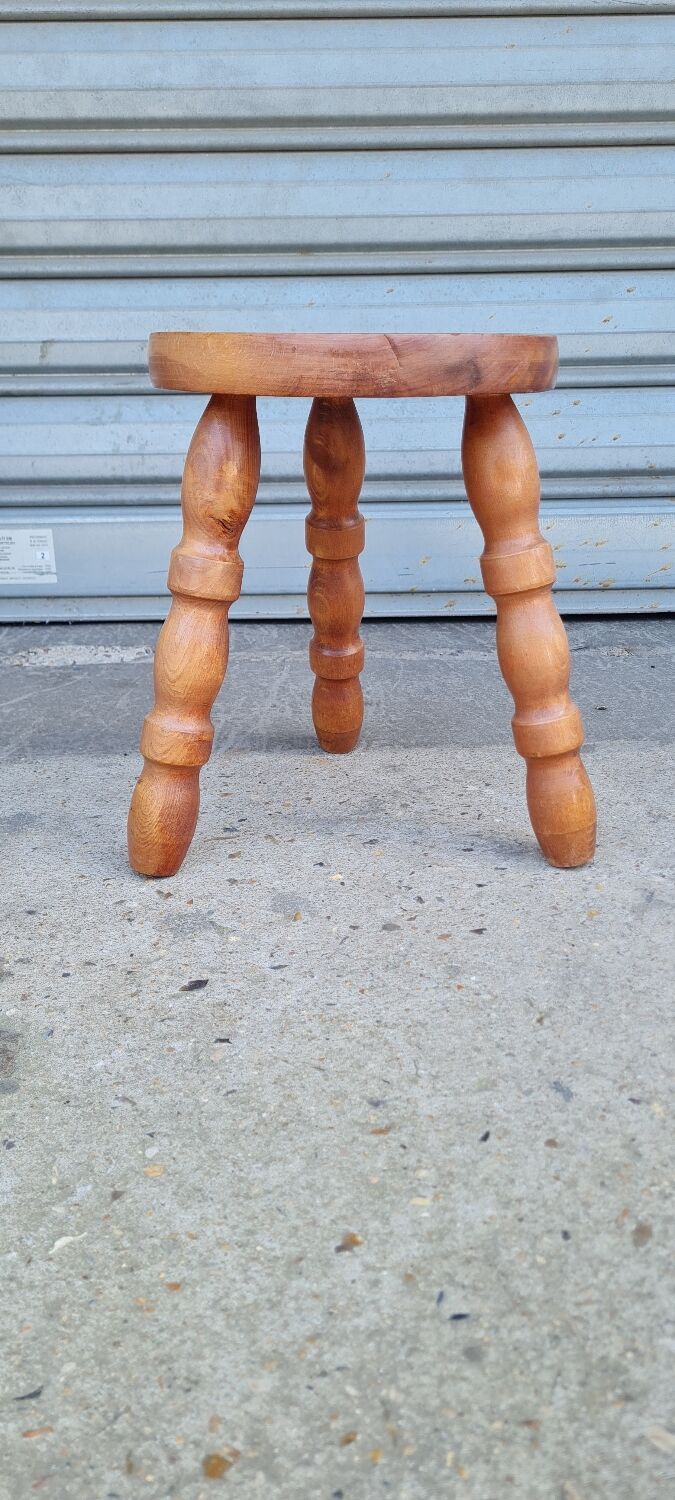 Tripod stool